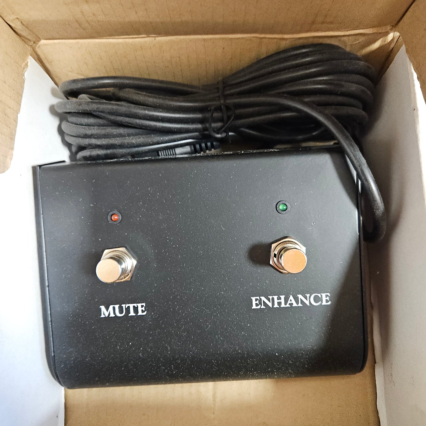 EDEN PEDL-70001 Mute / Enhance met LED 2 schakelaar footswitch