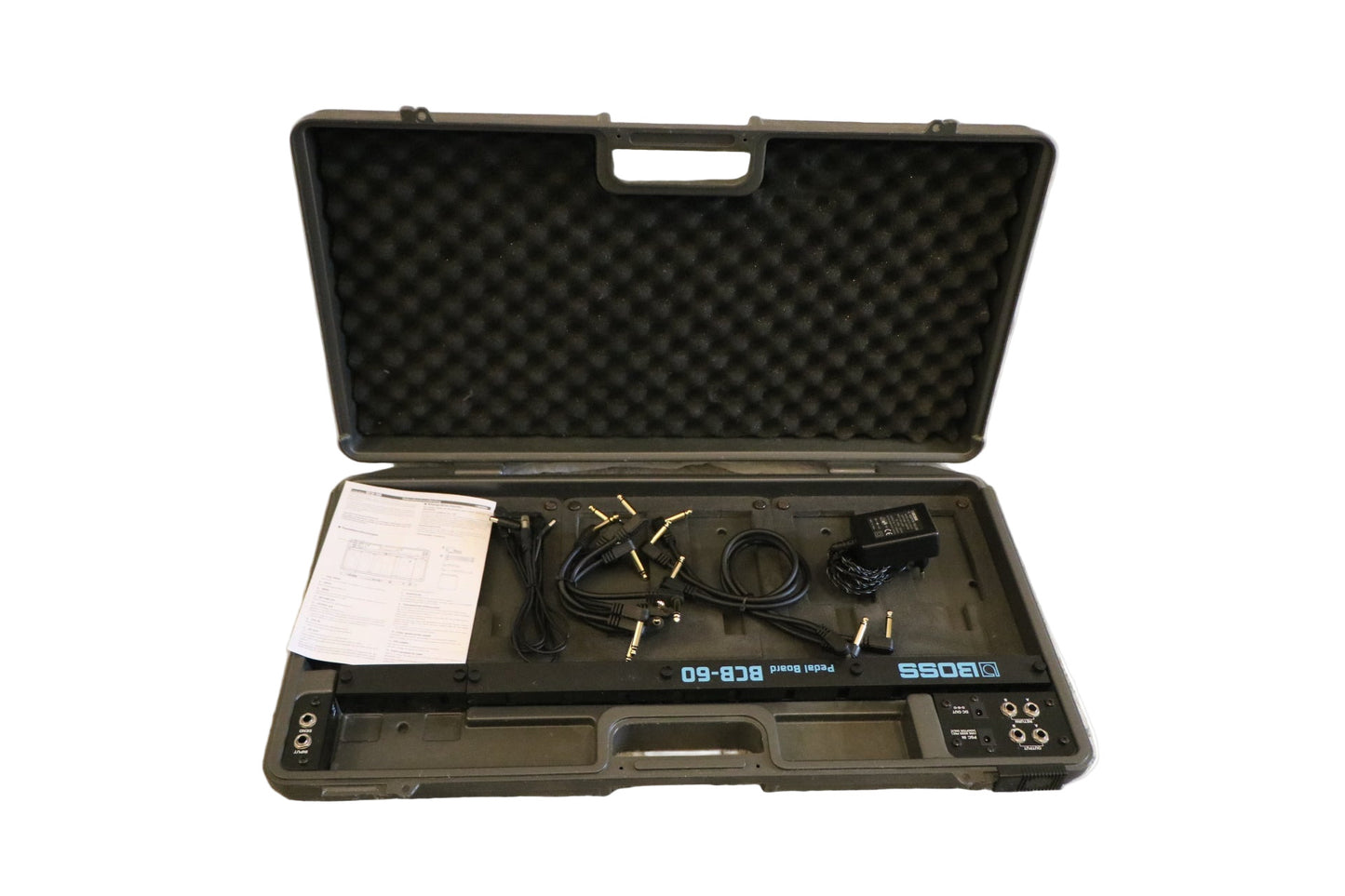 Boss BCB-60 Pedal Case including adapter and patch cables