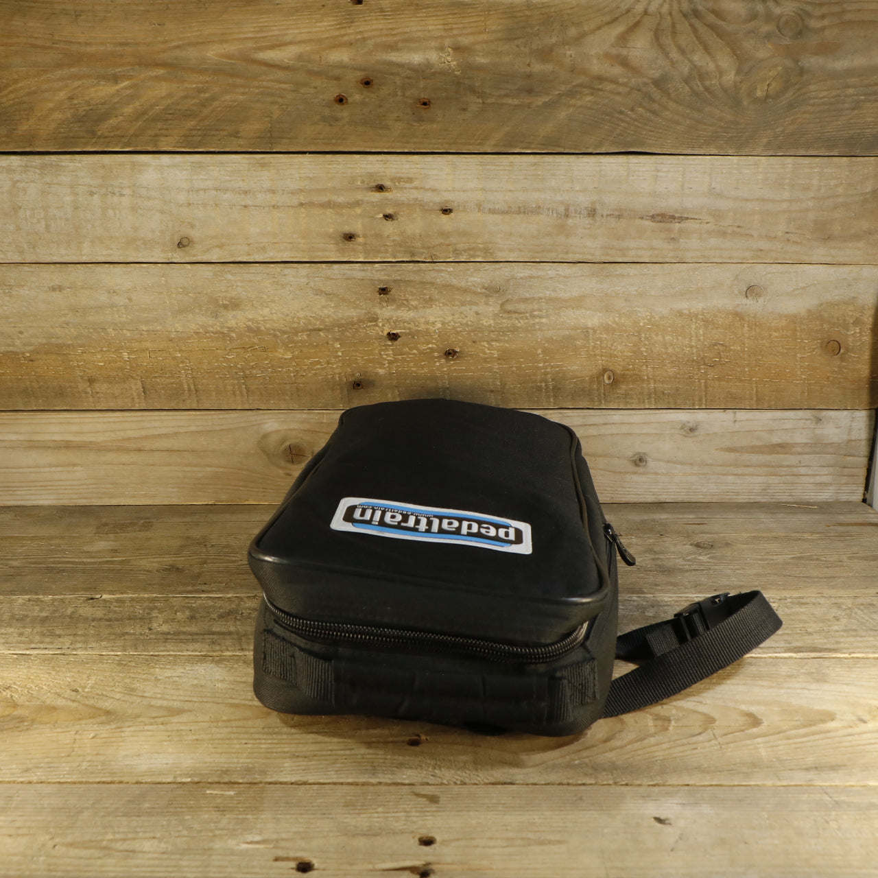 Pedaltrain Nano + Volto Rechargeable Power Bank (White, in Softcase)