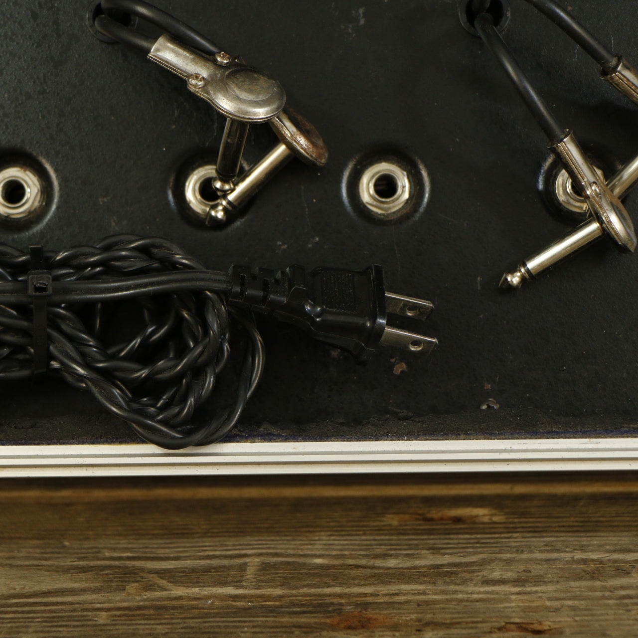 Multivox SE-PB Pedalboard met SE-XP Power Supply (120 volt) koffer hard case