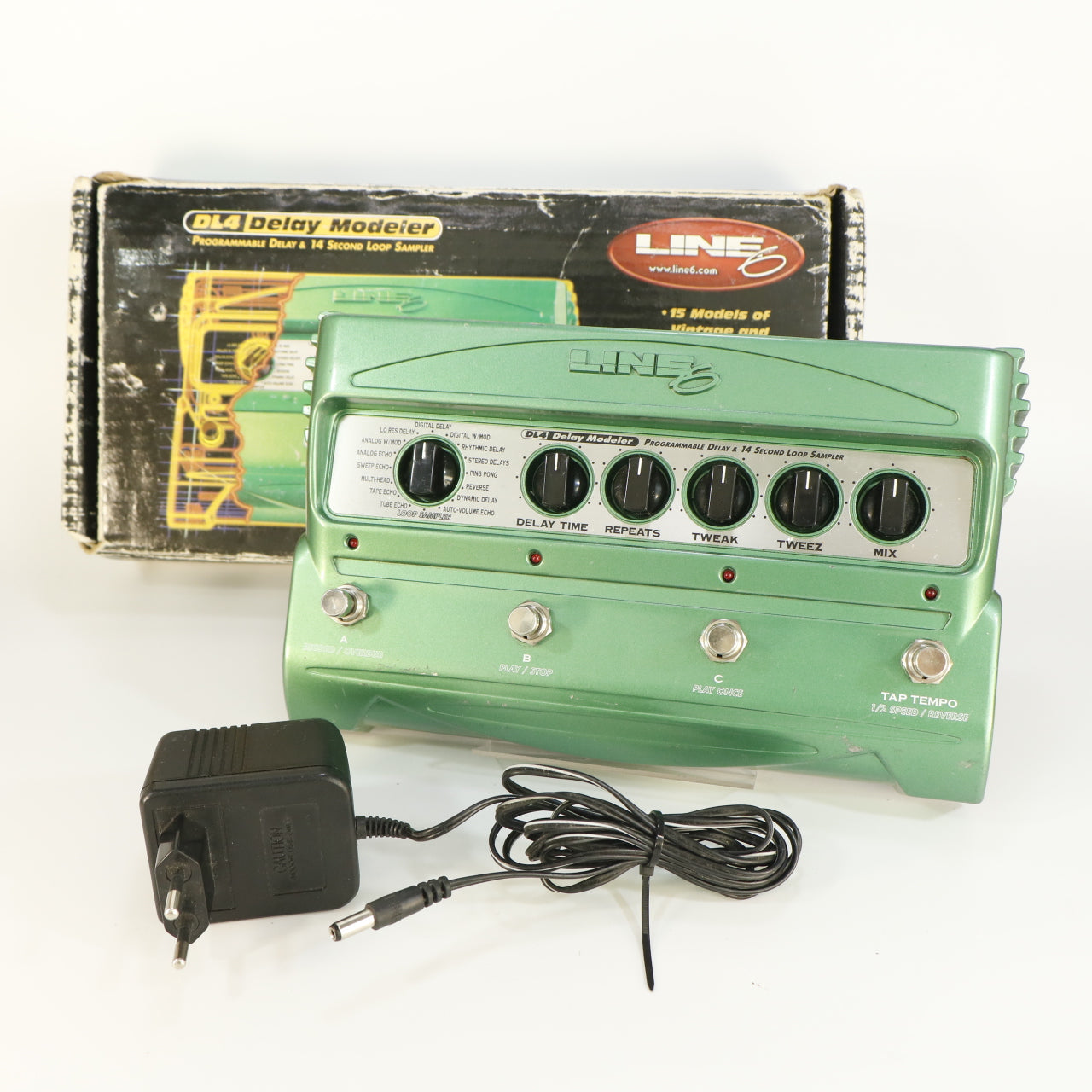 Line 6 DL4 Delay Modeler (Incl. Box and Adapter)