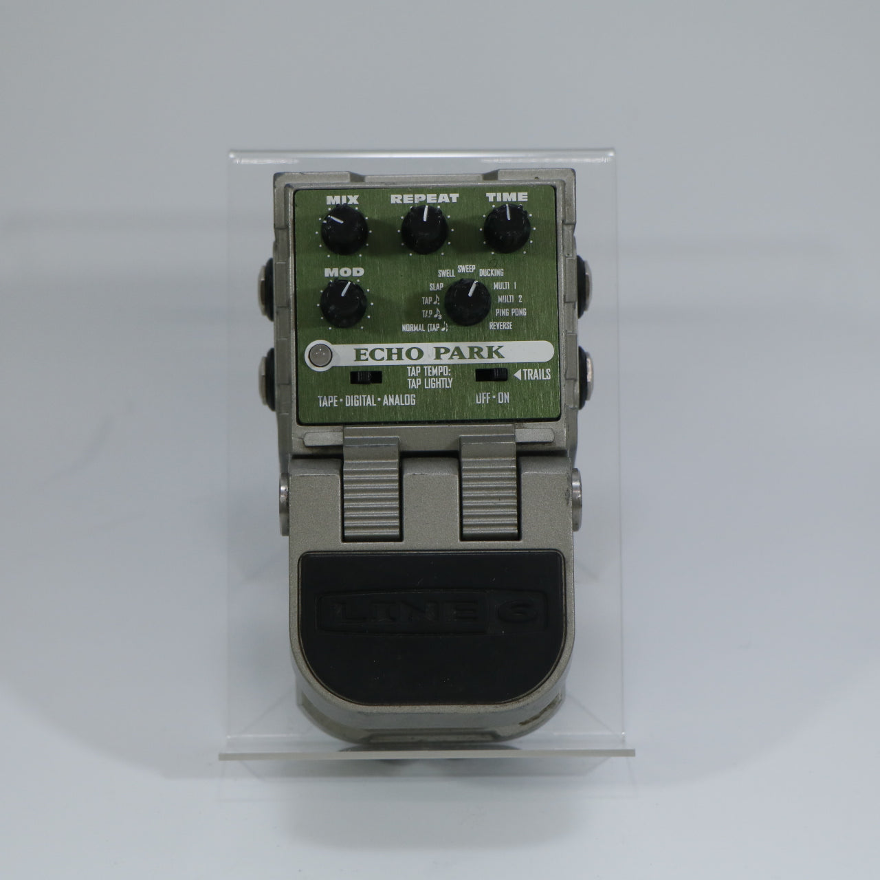 Line 6 Echo Park Delay in Stereo Dock, (s/n 30-75-0019)